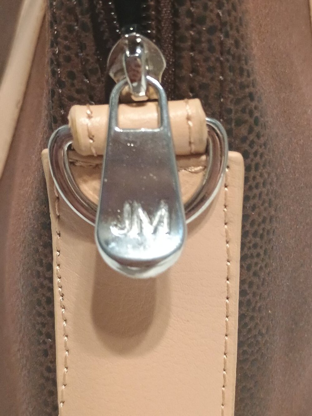 JM New York Brown Pebbled Faux Leather Large Dome Tote Shoulder Bag Beige Trim - Picture 7 of 11